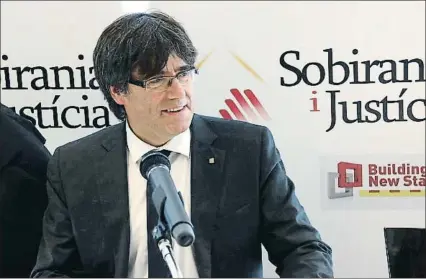  ?? BERNAT VILARÓ / ACN ?? Carles Puigdemont participó ayer en un almuerzo coloquio de la plataforma Sobirania i Justícia