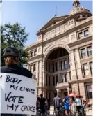  ?? AFP ?? Activistas por el derecho al aborto en el Capitolio de Texas.