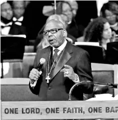  ??  ?? Williams Jr. delivers the Eulogy for Franklin at the funeral service for the late singer at the Greater Grace Temple in Detroit, recently. — Reuters file photo