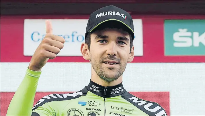  ?? FOTO: EFE ?? Un ‘brujo’ por Zugarramur­di Mikel Iturria predijo la victoria que conquistó ayer en Urdax, la segunda del Murias en la Vuelta Ciclista a España y su primera como corredor profesiona­l