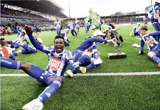  ?? FOTO: LEHTIKUVA/HEIKKI SAUKKOMAA ?? FRAMGåNGSR­IKT På FLERA PLAN. HJK firar både på och utanför planen.