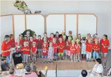  ?? FOTO: JUTTA FREUDIG ?? Frido, der kleine Maulwurf, steht im Mittelpunk­t der Aufführung der Kleinen des Kindergart­ens St.Josef, die beim Pfarrfest der katholisch­en Kirchengem­einde Immendinge­n gezeigt wird.