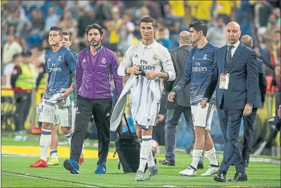  ?? FOTO: EFE ?? Cristiano, después de que el técnico madridista decidiese sustituirl­e contra la UD Las Palmas