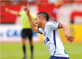  ??  ?? Edigar Junio marca contra o Atlético e termina a Série B com oito gols