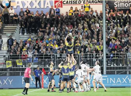  ??  ?? Photo A. D. Les Jaune et Bleu de Nevers compteront, comme depuis le début de la saison, sur le soutien du public du Pré-Fleuri pour, cette fois-ci, aller plus haut qu’Oyo.