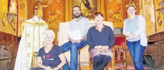  ??  ?? Les membres de l’associatio­n Domaine et Pierres du Renouard proposent leur premier rendezvous culturel, Entre patrimoine et chansons françaises, au profit de la restaurati­on d’un tableau de l’église Saint-Pierre Saint-Paul