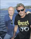  ??  ?? Pendant quinze ans, Johnny venait chaque été en bateau à L’Ile-Rousse en Corse pour y retrouver son parolier et ami Michel Mallory. (Photo G. Guizol)