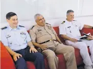  ??  ?? El teniente coronel de reserva, Jhosep Besalel; el coronel Saúl Antonio Charris y el capitán de corbeta de la reserva, Rafael Esteban Badel.
