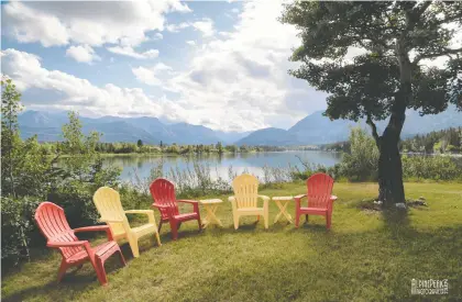  ?? ALPINE PEAK PHOTOGRAPH­Y ?? BKRD will be a gated community featuring 22 homesites along the Bow River with panoramic mountain views.