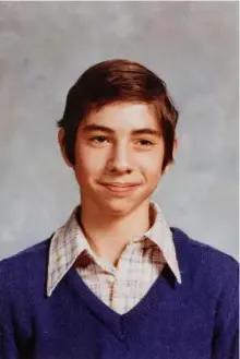  ??  ?? Peter’s eighth-grade photo from the 1970s