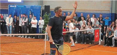  ?? | PHOTO : OUEST-FRANCE ?? Yannick Noah a joué près de deux heures devant le public de l’Open Guindé, à Taden.