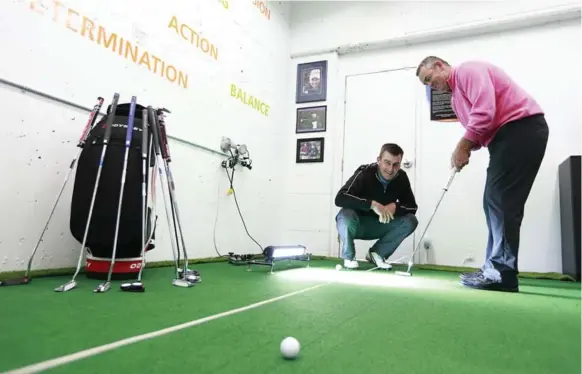  ?? JEFF VINNICK FOR THE TORONTO STAR ?? High-speed cameras. High-tech software. The B.C. putting lab owned and run by Scott Rodgers, left, and Brett Saunders was the scene and the source of Adam Hadwin’s eureka moment.