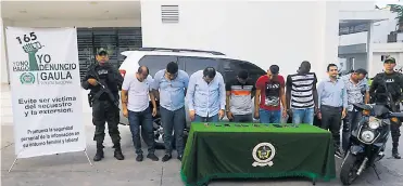  ?? CORTESíA ?? Registro de la captura de los señalados integrante­s de una banda dedicada a la extorsión y secuestro.