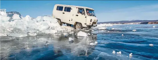  ??  ?? This was how the UAZ ‘jumped’ over the huge crack in the lake.