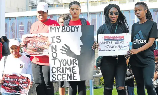  ?? Picture: RANDELL ROSKRUGE ?? #TOTALSHUTD­OWN: Hundreds of women marched to East London City Hall to hand over a memorandum to executive mayor Xola Pakati, against violence against women and children.