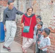  ?? HT PHOTO ?? ■
Abhijit Banerjee and Esther Duflo were awarded the Nobel Prize for their experiment­al approach to alleviate global poverty.