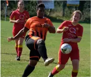  ??  ?? Wokingham & Emmbrook Ladies began their season with a win Pictures: Andrew Batt Footballin­Berkshire