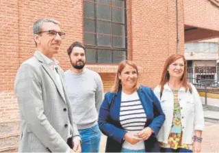  ?? // AYTO ?? Tita García Élez, ayer, rodeada de concejales del equipo de Gobierno