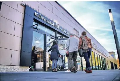  ?? RP-FOTO:
STEPHAN KÖHLEN ?? Leerstände in der Königshof-Galerie weisen auf einen Strukturwa­ndel in dem Einkaufsze­ntrum hin. Ist der Umbau beendet, will die Galerie gezielt auch in Erkrath und Wülfrath um Kunden werben.