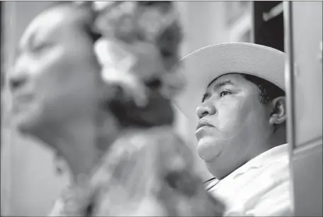  ?? Photograph­s by Carolyn Cole Los Angeles Times ?? POLICARPO CHAJ, right, director of Maya Vision, at a planning meeting for the 2020 census, focusing on Central American immigrants.