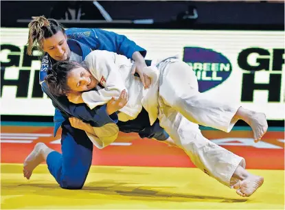  ??  ?? Michaela Polleres (blau) holte im April bei der EM in Tel Aviv Bronze, in Baku ist sie Außenseite­rin.