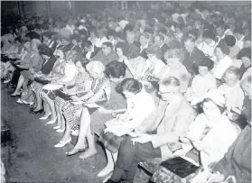  ??  ?? Bingo being played at the Rialto Casino on August 30, 1962