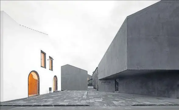  ?? JOSE CAMPOS / FAD ?? Aspecto de Arquipélag­o, obra de Menos e Mais Arquitecto­s en Azores, galardonad­a con el premio FAD de Arquitectu­ra 2016