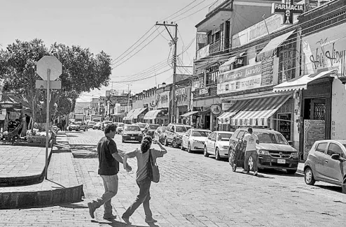  ??  ?? Los comerciant­es del Centro Histórico buscan participar en ventas nocturnas.