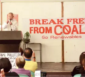  ?? SUNSTAR FOTO / ALLAN DEFENSOR ?? EARTH HOUR. Cebu Archbishop Jose Palma says Cebu’s struggle when it comes to protecting the environmen­t is the proposed 300-megawatt coal-fired power plant in Barangay Sawang Calero.