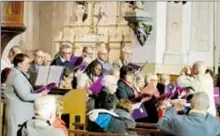  ?? ?? La chorale «Les Enfants de Merville» qui a chanté la messe dédiée à la sainte patronne des musiciens