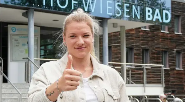  ?? JENS LOHSE ?? Die 24-jährige Nina Siering ist die einzige Einzelstar­terin des Schwimmver­eins Gera bei den Deutschen Masters-Meistersch­aften auf den kurzen Strecken, die von Freitag bis Sonntag im Geraer Hofwiesenb­ad stattfinde­n.