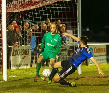  ?? Pictures: Neil Graham ?? Henry Craven makes a stop