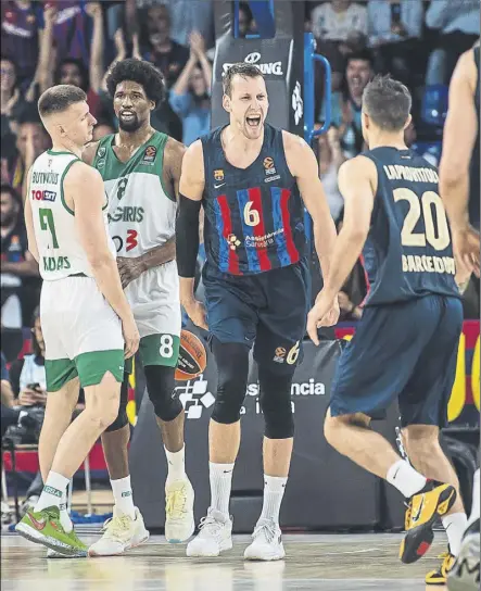  ?? Foto: PERE PUNTÍ ?? Jan Vesely, pívot del Barça, en una acción del primer partido de cuartos de final ante el Zalgiris Kaunas