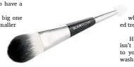  ??  ?? GlamGlow doubleende­d treatment applicatio­n brush