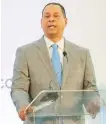  ??  ?? Luis Armando Asunción, superinten­dente de Bancos.