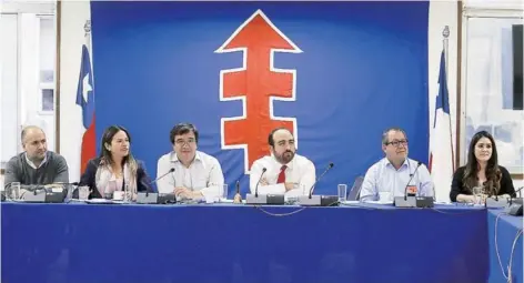  ??  ?? En la sede del partido se realizó ayer el consejo nacional de la DC, encabezado por Fuad Chahin.