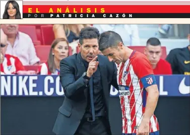  ??  ?? IMPRESCIND­IBLE. Simeone dando una orden a Gabi en el banquillo en el Atlético-Sevilla de la 2017-18.