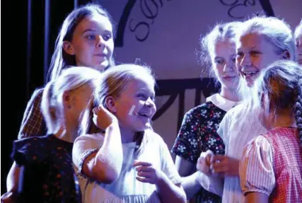  ?? GEIR SVEEN ?? Åtte år gamle Milrid Grove, midt på bildet, er hovedperso­nen når «Kamilla og tyven» nå blir musikal på Bryne.