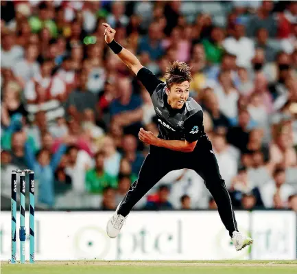  ?? ANTHONY AU-YEUNG/GETTY IMAGES ?? After topping $1 million at last year’s IPL auction, Trent Boult was purchased for $470,000 by Delhi Daredevils on Sunday.