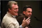  ?? ARIC CRABB — BAY AREA NEWS GROUP ?? 49ers general manager John Lynch, left, and head coach Kyle Shanahan take part in a press conference on Wednesday in Santa Clara.