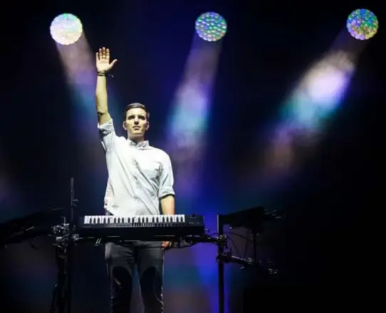  ?? FOTO SVEN DILLEN ?? Netsky: “In het Sportpalei­s gaat alles op het podium er bij elk nummer helemaal anders uitzien.”