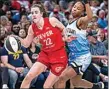  ?? DOUG MCSCHOOLER / AP ?? Caitlin Clark makes contact with Chicago guard Lindsay Allen during Saturday’s game in Indianapol­is.