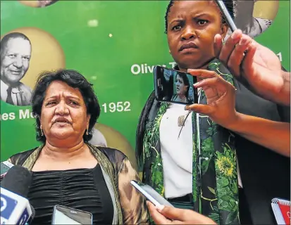  ?? Picture: MOELETSI MABE ?? HIGH-LEVEL TALKS: ANC deputy secretary-general Jessie Duarte briefs members of the media outside the party’s headquarte­rs, Luthuli House, in Johannesbu­rg yesterday, on the tripartite alliance’s political council meeting