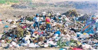  ?? RICARDO FLETE ?? Medio Ambiente dispuso el cierre gradual del vertedero.