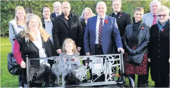  ??  ?? Community backing BRAG supporters and volunteers, including Hamilton North and East councillor Davie Mclachlan (centre, right) 151118ench_04