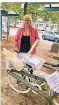  ?? RP-FOTO: INGEL ?? Katharina Linke befüllt das Food-Rad.