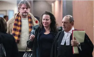  ?? DAVE SIDAWAY ?? Anita Obodzinski, who is serving house arrest for defrauding an elderly woman out of savings and a home, is back in court for breaching conditions of her sentence.