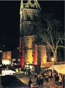  ?? FOTOS (3): JIPP ?? Viel los wird morgen rund um die Kirche St. Agnes sein: Dann findet dort der Angermunde­r Nikolausma­rkt statt.