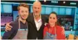  ?? Foto: Reich ?? Der Hörmannsbe­rger Michi Reich (links) kocht noch einmal im Fernsehen. Zusammen mit Kandidatin Helena tritt er im Team von Frank Rosin bei The Taste für den guten Zweck an.