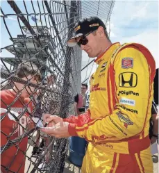  ?? MATT KRYGER, THE INDIANAPOL­IS STAR ?? Ryan Hunter-Reay, the 2014 champion, has been virtually overlooked in the leadup to the Indy 500.